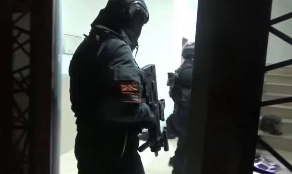 НАЈНОВА ВЕСТ: Лице од позната фамилија од Арачиново фатено на дело со изнудени 165.000 евра!